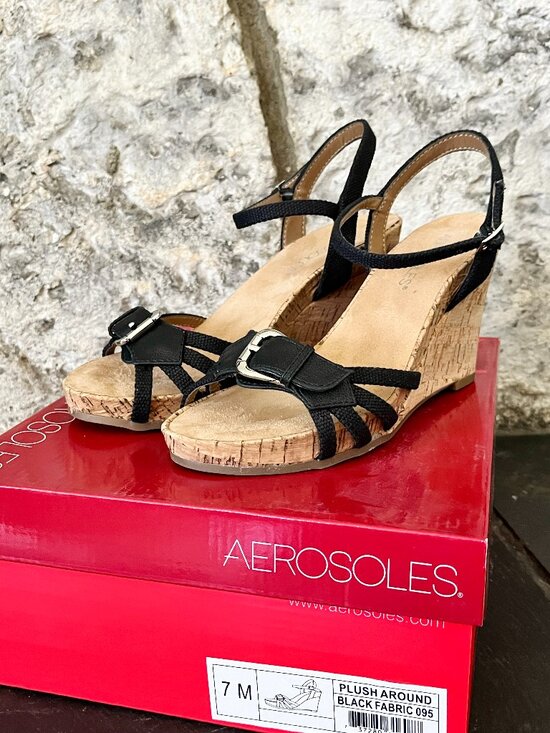 AEROSOLES Shoes - Aerosoles Wedgie Sandles
